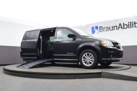 2019 Dodge Grand Caravan SXT BraunAbility CompanionVan Easy Ramp
